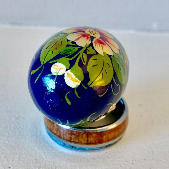 Indian Floral Hand Painted Quail's Egg - Picture 5 of 5